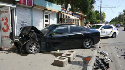Потрійна ДТП в Одесі: на 4 станції Фонтану зіштовхнулися автомобілі. ФОТО