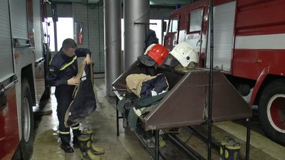 Надзвичайники готуються до чергування у новорічну ніч Надзвичайники готуються до чергування у новорічну ніч