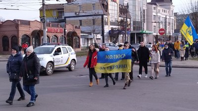 Хода пам'яті: у Миколаєві вшанували Героїв Небесної Сотні Хода пам'яті: у Миколаєві вшанували Героїв Небесної Сотні