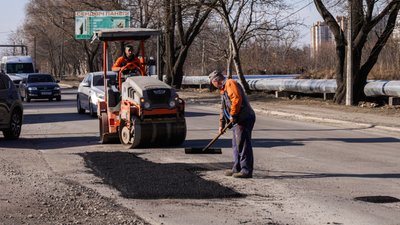 Ремонт дороги у Чернівцях