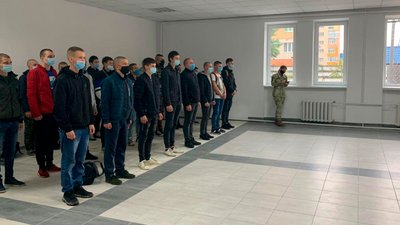 Прикарпатські призовники вирушили на строкову службу Прикарпатські призовники вирушили на строкову службу