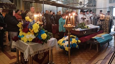 Лучани попрощалися з загиблим сержантом Сергієм Сафроновим