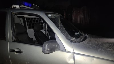 На Черкащині чоловік закидав цеглою автівку поліцейських