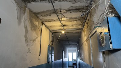 Протікаючий дах в будинку на Богдана Хмельницького
