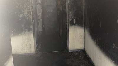 Двері підпаленої квартири
