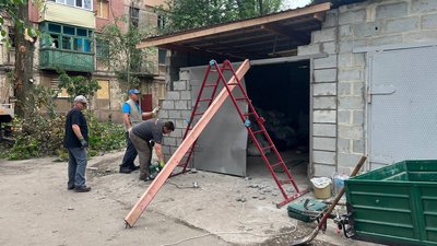 14 червня у Кривому Розі оголошене Днем жалоби за загиблими через ракетний удар. Що відбувається на місці трагедії 14 червня у Кривому Розі оголошене Днем жалоби за загиблими через ракетний удар. Що відбувається на місці трагедії