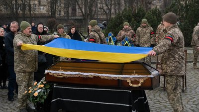 В Ужгороді попрощалися із полеглим прикордонником Дмитром Цацурою В Ужгороді попрощалися із полеглим прикордонником Дмитром Цацурою