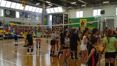 Для дітей у Тернополі проводять тренування з ігрових видів спорту