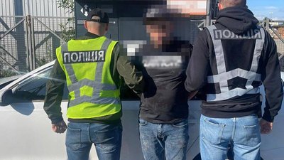 Близько 3 тисяч патронів та наркотики. Правоохоронці затримали київських торговців Близько 3 тисяч патронів та наркотики. Правоохоронці затримали київських торговців
