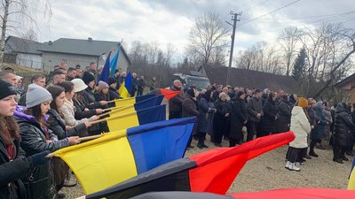 Назавжди 20. На Івано-Франківщині провели в останню путь бійця Богдана Ваківа Назавжди 20. На Івано-Франківщині провели в останню путь бійця Богдана Ваківа