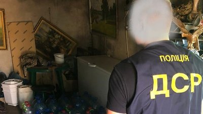На Житомирщині у магазині господарських товарів збували етиловий спирт сумнівної якості На Житомирщині у магазині господарських товарів збували етиловий спирт сумнівної якості