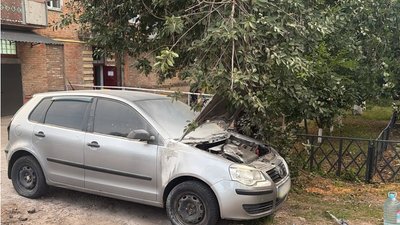 Пошкоджений автомобіль