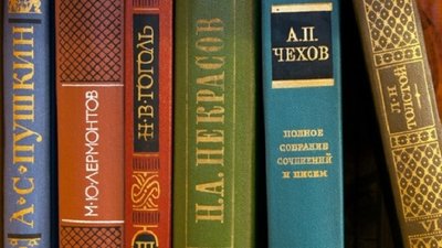 У Чернівецькій обласній бібліотеці утилізували понад 50 тисяч російськомовних книг. Їх здали на макулатуру