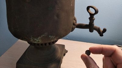 У Шацьку археологи знайшли свинцеву пломбу для опечатування чаю У Шацьку археологи знайшли свинцеву пломбу для опечатування чаю