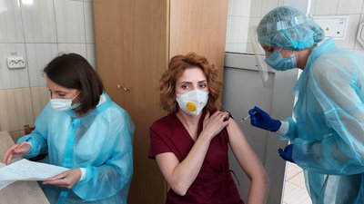 У Тернополі розпочали ревакцинацію медиків У Тернополі розпочали ревакцинацію медиків