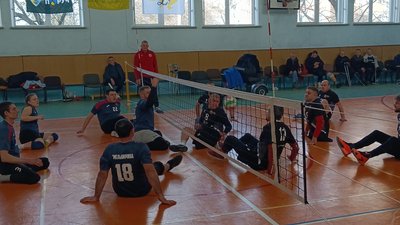 Тернополяни посіли друге місце на відкритому чемпіонаті області з волейболу сидячи Тернополяни посіли друге місце на відкритому чемпіонаті області з волейболу сидячи