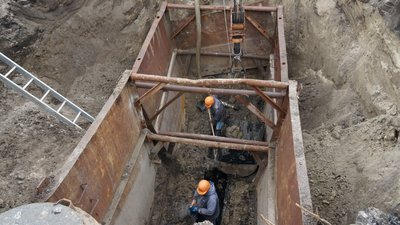 У Черкасах ремонтують третю ділянку головного колектора, який зруйнувала злива