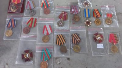 На Одещині у жінки виявили ордени та медалі, які вона планувала вивезти за кордон