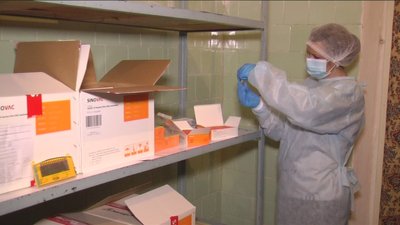 Мобільні бригади на Вінниччині отримали вакцину CoronaVac Мобільні бригади на Вінниччині отримали вакцину CoronaVac