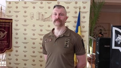 батальйон Вовки Да Вінчі Олександр Ябчанка батальйон Вовки Да Вінчі Олександр Ябчанка