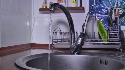 Кам’янець-Подільський залишився без гарячої води: чому так сталося і чого чекати далі