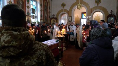 "Війна забирає найкращих": у Городні попрощалися із прикордонницею, яка загинула під час охорони кордону "Війна забирає найкращих": у Городні попрощалися із прикордонницею, яка загинула під час охорони кордону