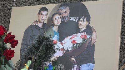 "Батька відпустили з фронту на кілька днів". На Буковині поховали сім'ю військового, яка загинула в аварії