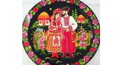 «Доброго вечора! Ми з України!». Майстриня петриківки показала свої роботи, написані під час війни «Доброго вечора! Ми з України!». Майстриня петриківки показала свої роботи, написані під час війни