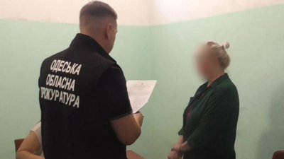 На Одещині депутатку міськради підозрюють у хабарі за оформлення документів на МАФ