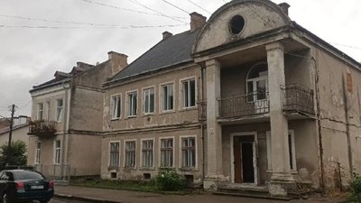 Волонтери зі всієї України допомагають облаштовувати музейну резиденцію на Тернопільщині Волонтери зі всієї України допомагають облаштовувати музейну резиденцію на Тернопільщині