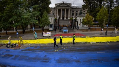 Російське посольство у Варшаві, акція солідарності з Україною у Польщі