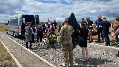 У Вінниці прощаються з чотирирічною Лізою, яка загинула внаслідок ракетного обстрілу