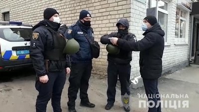 Вистрелив з рушниці в автомобіль: на Одещині розшукують підозрюваного у вбивстві