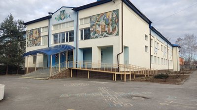 «В школі веселіше»: у Розсошенській гімназії на Полтавщині відновили очне навчання «В школі веселіше»: у Розсошенській гімназії на Полтавщині відновили очне навчання