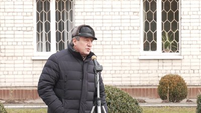 "Руки геть від «Черкасиводоканалу»": дві сотні комунальників вийшли на акцію протесту "Руки геть від «Черкасиводоканалу»": дві сотні комунальників вийшли на акцію протесту