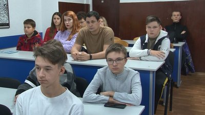 Навчають колишні й нинішні студенти: у Черкасах почалися ІТ-курси для школярів Навчають колишні й нинішні студенти: у Черкасах почалися ІТ-курси для школярів