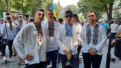 В Одесі стартував марш вишиванок
