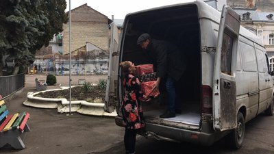Львівські волонтери підготували понад 3 тисячі подарунків для дітей від Миколая