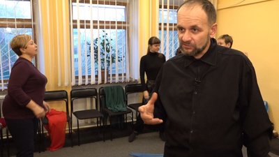 Без сценарію та професійних акторів: у Черкасах створили перший плейбек-театр Без сценарію та професійних акторів: у Черкасах створили перший плейбек-театр