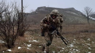 Замінований шлях та засідки: як минули навчання одеських курсантів-десантників