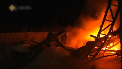 У Сумах на вулиці Івана Піддубного сталася маштабна пожежа У Сумах на вулиці Івана Піддубного сталася маштабна пожежа