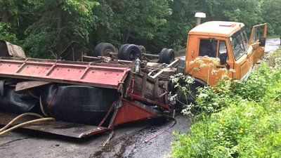На Полтавщині міндобриво з вантажівки вилилося в річку
