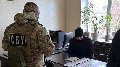 Оформляли водієм-волонтером: на Рівненщині СБУ викрила канал незаконного переправлення чоловіків за кордон