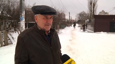 У Житомирі на дороги висипали 217 тонн піскосуміші – як чистять місто від снігу У Житомирі на дороги висипали 217 тонн піскосуміші – як чистять місто від снігу