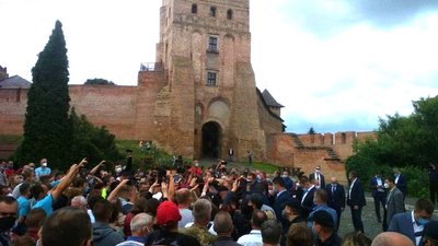 Президент прибув на Волинь з робочим візитом Президент прибув на Волинь з робочим візитом