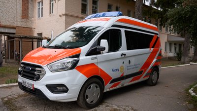Санітарне авто від благодійників