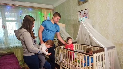"У міськраді пообіцяли, що у березні квартиру куплять". Мама четверні з Кропивницького