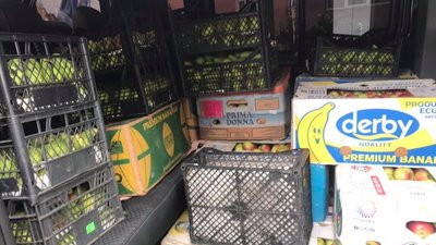 Фрукти, які передадуть військовим Фрукти, які передадуть військовим