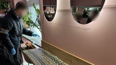 затримання лучанки, вимагала гроші у військових