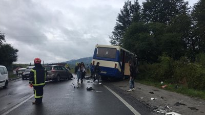 На Львівщині зіткнувся рейсовий автобус із легковиком: загинула жінка На Львівщині зіткнувся рейсовий автобус із легковиком: загинула жінка